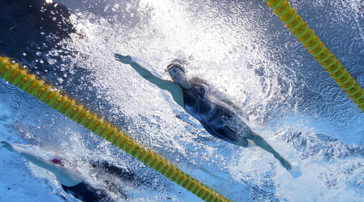 Pellegrini, quinta finale olimpica di fila nei 200: è leggenda. Ceccon sfiora la medaglia nei 100 dorso
