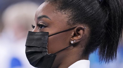 Abusata dal medico della sua squadra. Simone Biles, l'orrore dietro il ritiro da Tokyo 2020