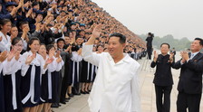 We don't want your vaccine. The latest delirium of Kim Jong-un, refuses 3 million doses: this is how he fights Covid
