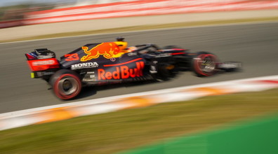Verstappen ultimo in griglia, mossa rischiosissima in Russia: guizzo-mondiale per Lewis Hamilton?