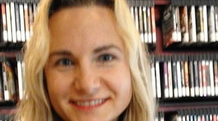 "Via la mascherina, il virus non esiste". Treviso, la maestra no-vax cacciata? Una fine orribile