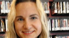 "Via la mascherina, il virus non esiste". Treviso, la maestra no-vax cacciata? Una fine orribile