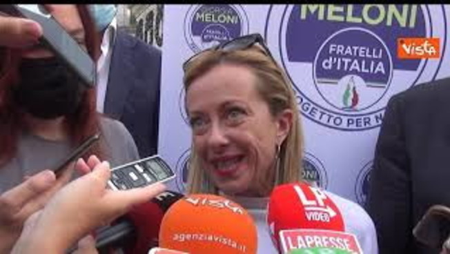 Vaccino, Giorgia Meloni dritta al punto: