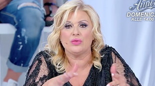 Quanti vi chiamano per Gemma Galgani?. Telefonata al centralino di Uomini e donne: in diretta, roba sconvolgente
