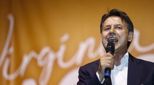 Il favore del M5s all'amico di Conte indagato: un caso? Qui crolla l'avvocato del popolo