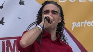 Insulti dal palco a Segre e gridano al "fascismo"? Ecco chi è quest'uomo: sinistra e Pd, meglio sotterrarsi