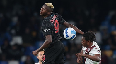 Osimhen fa volare il Napoli, 1-0 al Toro e ritorno in vetta alla classifica