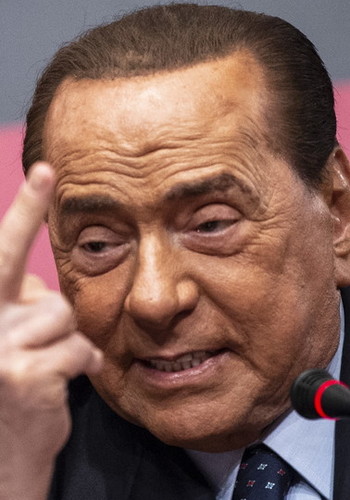 Shoah e dittatura?. Berlusconi a Sallusti, sbriciolate le follie no-vax: un messaggio al centrodestra