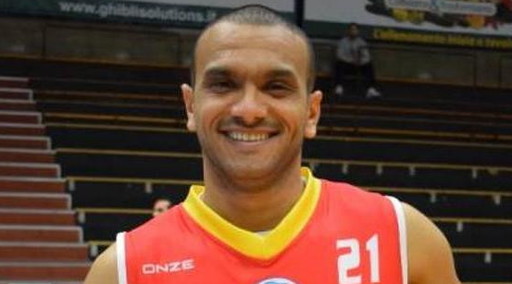 Infarto sul campo, si rialza ma muore in ambulanza: addio Haitem, la tragedia colpisce il basket italiano