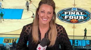 No-vax, la giornalista Espn si licenzia: Voglio un figlio, un pericoloso delirio