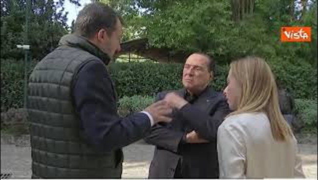 Berlusconi, Salvini e Meloni: le immagini del vertice nella casa romana del Cav
