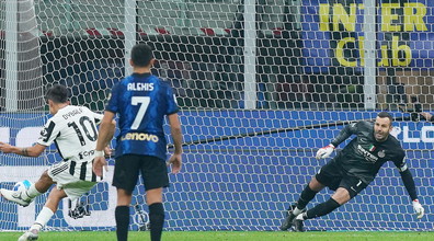 Dybala su rigore replica a Dzeko, Inter-Juve finisce 1-1 nel posticipo
