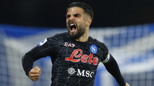 Tris del Napoli al Bologna, Insigne si sblocca con due rigori e i partenopei tornano in vetta col Milan