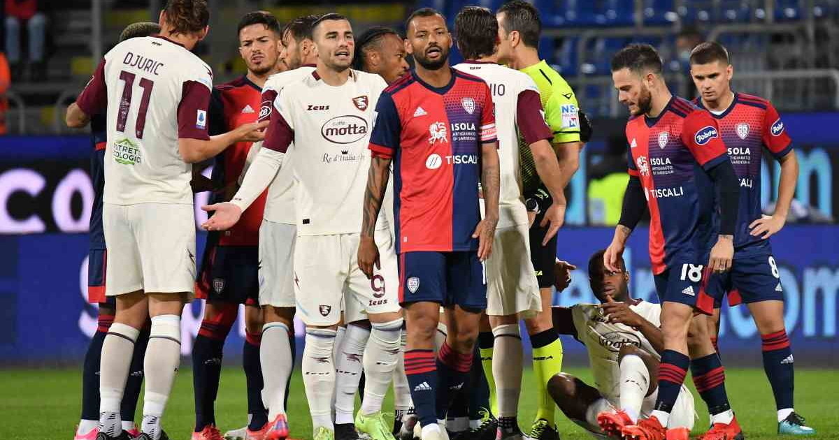 Cagliari beffato al 90': Bonazzoli salva la Salernitana, ma la classifica piange per entrambe