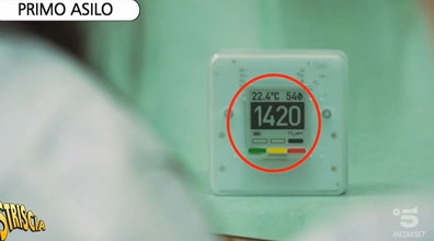Cosa respirano i vostri figli. Bomba di Striscia: test nelle scuole, risultati inquietanti
