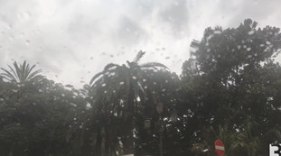 Meteo, la corrente artica travolge l'Italia. Grandine, mareggiate e tempeste: le regioni in allarme