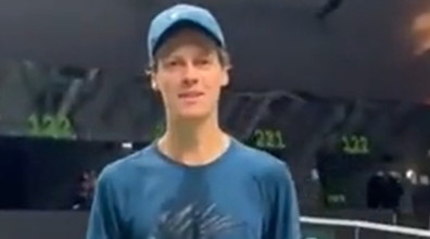 Jannik Sinner, fenomeno totale: colpo pazzesco sul campo da tennis, roba mai vista | Video