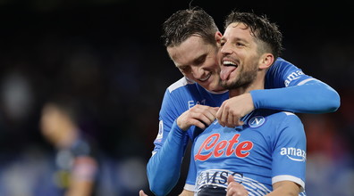 Un Napoli travolgente: poker alla Lazio e primo posto solitario