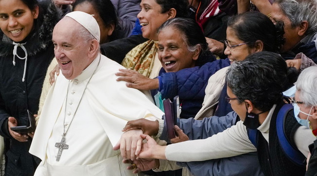 Papa Francesco e la Variante Omicron, ore d'ansia in Vaticano: Ma perché?. Si rincorrono voci angoscianti