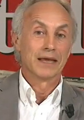 "Vecchio puttaniere finanziato dalla mafia, no al Colle per il Cav": fermiamo la vergogna di Travaglio, firma anche tu