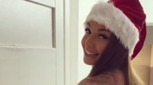 Elettra Lamborghini, "il mio regalo per te": perizoma e lato B in primo piano, bollino rosso