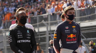 Hamilton non si è mosso. Terremoto-Ecclestone: in Formula 1 un complotto per far fuori Verstappen?
