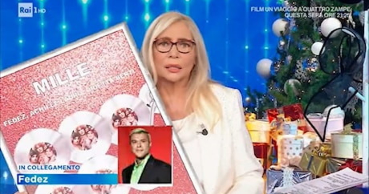 Fedez, una figuraccia epocale. Mara Venier lo chiama in diretta e lui... Come si presenta, imbarazzo in studio