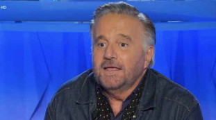 Un put***re. Christian De Sica e Carlo Verdone, lo sconcertante retroscena: da giovani... Gelo dalla Venier