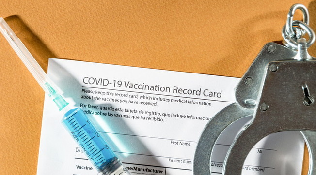 Cretini non vaccinati, per loro anche l'arresto. Filippine? No, Italia: follia ai vertici sanitari, chi vuole i no-vax in manette