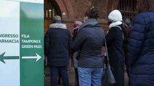 Italia liberata dall'Omicron? Tampone fai da te per la fine quarantena: via alla rivoluzione