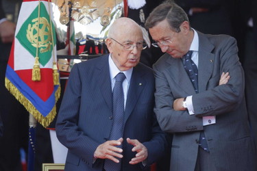 Il golpe bianco di Napolitano e Fini: ecco perché chi attacca il telefonista Berlusconi deve tacere
