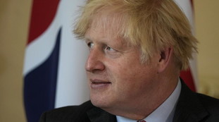 Green pass cancellato e addio mascherine: fine pandemia nel Regno Unito, la scelta estrema di Boris Johnson