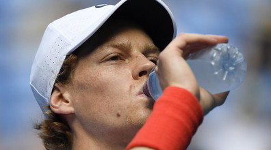 Jannik Sinner, fine del sogno: Tsitsipas lo spazza via in tre set, il più brusco dei risvegli