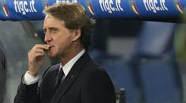 Giocatori bravissimi, non lo meritavamo. Catastrofe Italia, Mancini in stato confusionale: tam-tam sul Ct, ore contate? Oh...