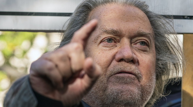 Ha preso tangenti dal Partito comunista cinese, ecco le prove. Bannon, bomba su Joe Biden: Verso l'impeachment