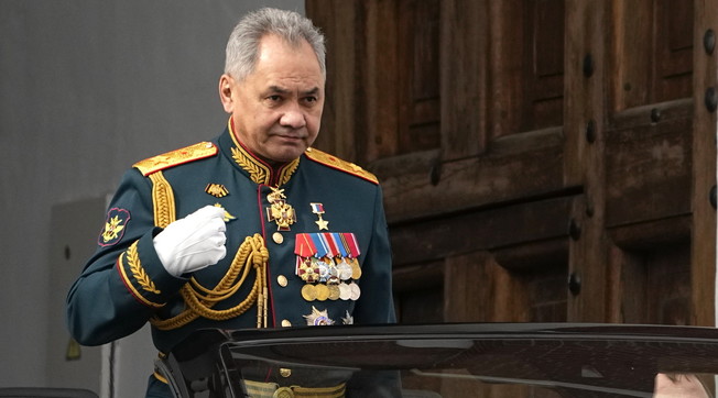 Ecco le fotografie che svelano la menzogna di Sergej Shoigu: così ha tradito Putin davanti alla Russia | Guarda