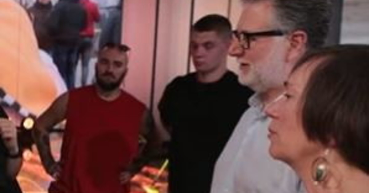 Kalush Orchestra a Che tempo che fa. Mentre Fazio parla... come lo umilia il cantante, dietro le quinte | Video Kalush Orchestra a Che tempo che fa. Mentre Fazio parla... come lo umilia il cantante, dietro le quinte | Video
