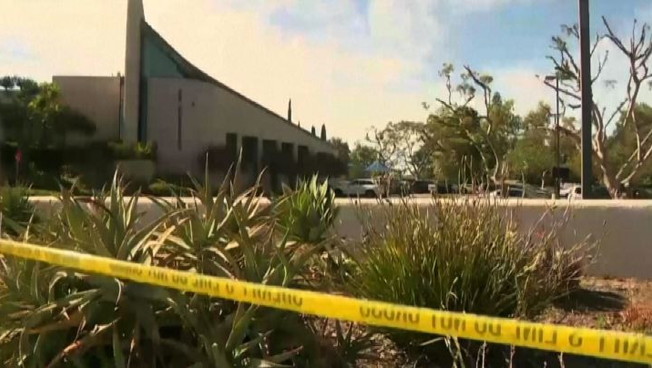 California, sparatoria nella chiesa presbiteriana di Laguna Woods: un morto e feriti, chi è il killer