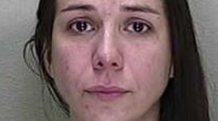Si masturba sul telefonino, la moglie lo scopre e scatta la vendetta: cosa ha usato per ridurlo così