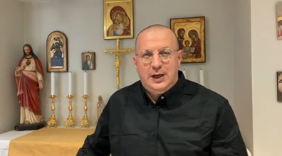 Il misericordioso Bergoglio “riduce allo stato laicale” don Minutella: l'autogol finale di anti papa Francesco