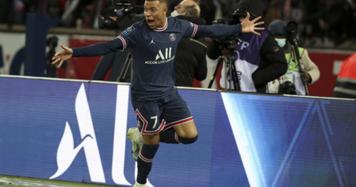 Mbappè sceglie il Psg e rinnova fino al 2025 Mbappè sceglie il Psg e rinnova fino al 2025