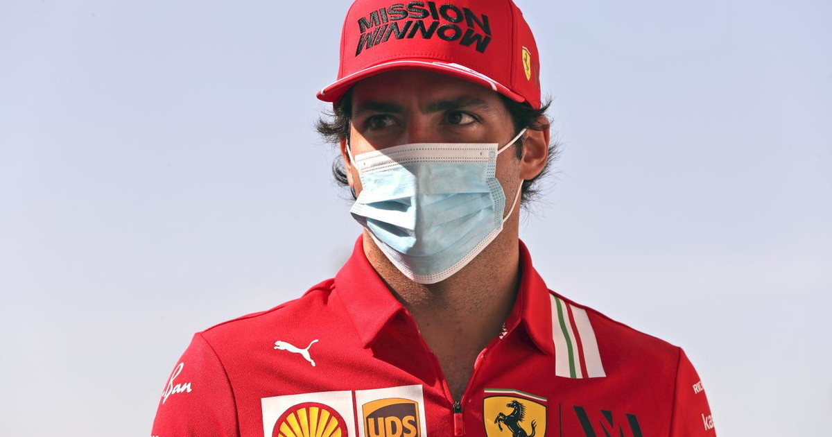 "Ecco perché Carlos Sainz è frustrato": gola profonda in Ferrari, il grosso caso che sta per esplodere "Ecco perché Carlos Sainz è frustrato": gola profonda in Ferrari, il grosso caso che sta per esplodere