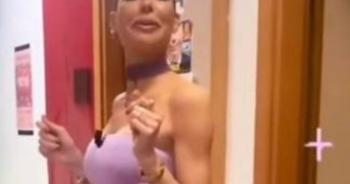 Ilary Blasi, "la por***odiva perfetta". Clamorosa indiscrezione a luci rosse dai camerini Mediaset Ilary Blasi, "la por***odiva perfetta". Clamorosa indiscrezione a luci rosse dai camerini Mediaset