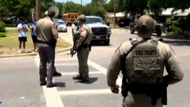 Texas, sparatoria alla scuola elementare: la nuova strage sconvolge gli Usa