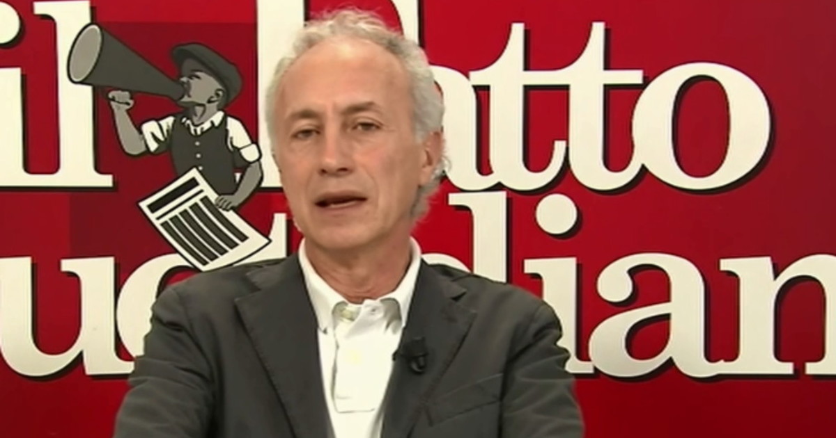 "In realtà i russi...". Marco Travaglio rivela in tv cosa sta succedendo davvero in Ucraina "In realtà i russi...". Marco Travaglio rivela in tv cosa sta succedendo davvero in Ucraina