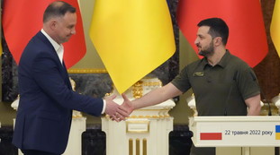 They also want to invade Ukraine. The stray bomb from Italy: what's going on
