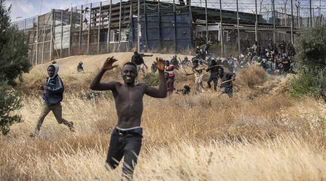 Carneficina al confine, è allarme rosso: immigrazione, cosa ci sta per accadere