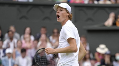 Così batti Djokovic. Sinner, la dritta perfetta a pochi secondi dal match: fiato sospeso