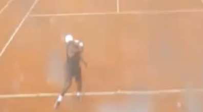 Tennis, raptus di Elias Ymer: vetri in frantumi e partita sospesa, choc in campo | Video