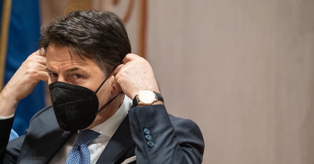 Giuseppe Conte, rivolta dei ministri M5s dopo la richiesta di dimissioni: la verità sulla smentita – Libero Quotidiano